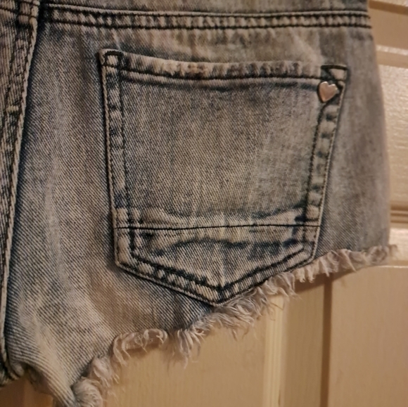 Kendall and Kylie distressed Jeans size 3 5/$25 - Picture 6 of 8